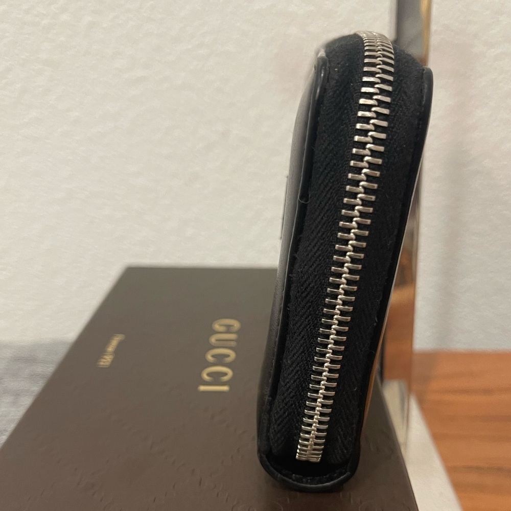 18. Gucci Black Blade Zip Around Wallet - Picture 10 of 12